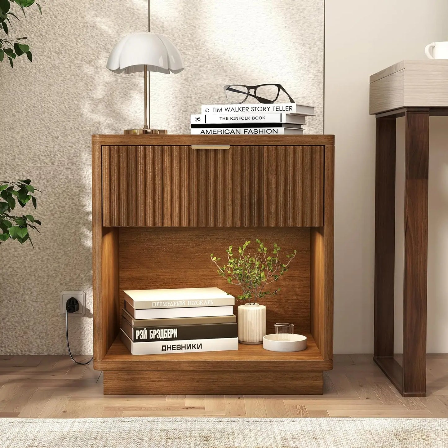 HUANZHUANG Fluted Nightstand With Charging Station Modern Bedside Table